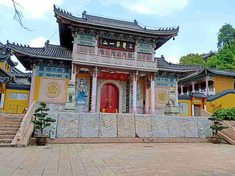 湖北格瑞樂環(huán)保2020年團(tuán)建--“問道武當(dāng)，拜佛東方”東方