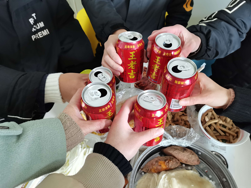 格瑞樂(lè)家人舉杯慶祝,相聚1218,除醛事業(yè)整裝待發(fā)